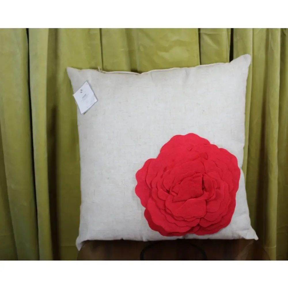 Home Decor BNWT Pillow with Red flower 18x18